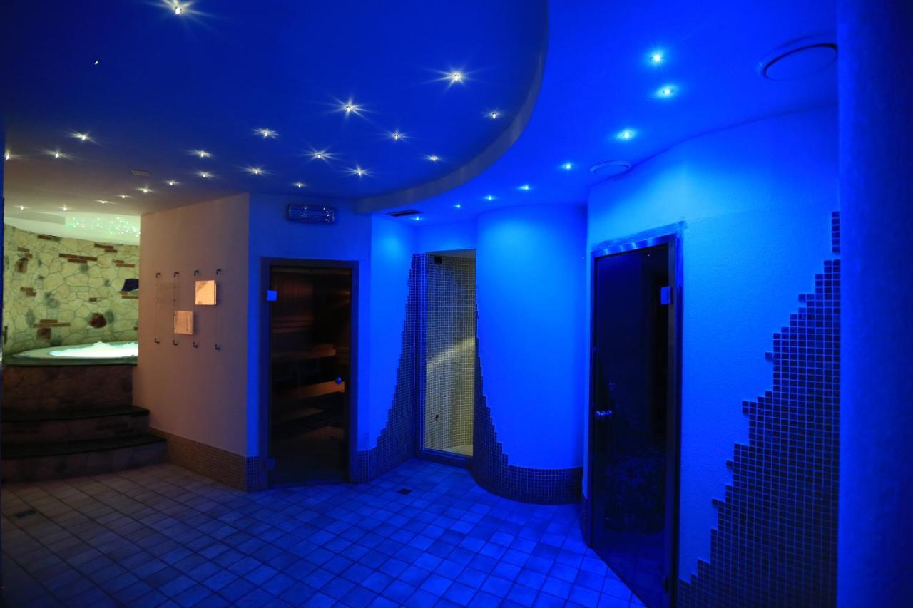 Hotel Laurin Canazei Exterior photo