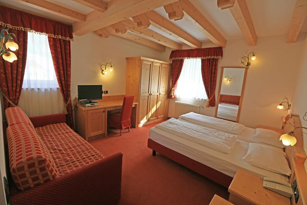 Hotel Laurin Canazei Room photo